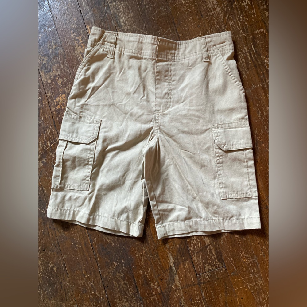 365 Kids Boys Khaki Color Stretchy Cargo Shorts Size 7 NWOT